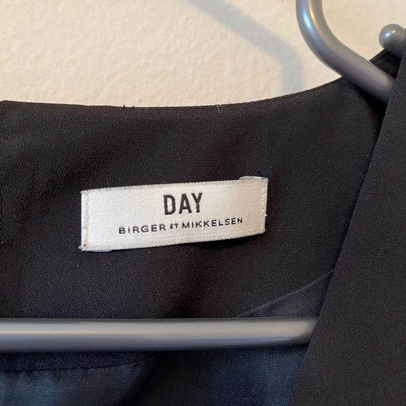 DAY BIRGER ET MIKKELSEN - V-Neck Midi Length Dress, Size S (US 4) (DK 34) - Picture 5 of 9